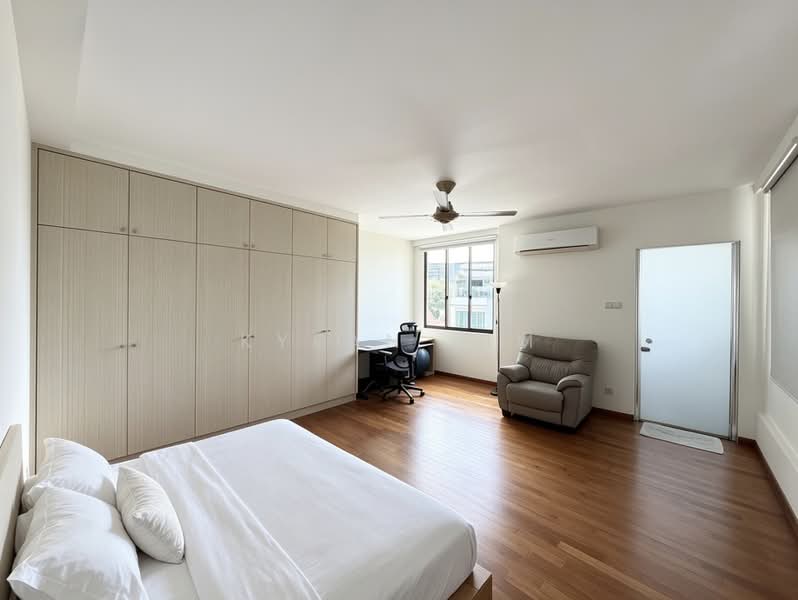 VALUE BUY! D19 4 storey semi-D with 6 beds 5 baths, , 6 Bedrooms, 4,329 sqft, Semi-Detached House For Sale, by Kyean Lim, 500178717 - Bedroom - PropertyGuru.com.sg