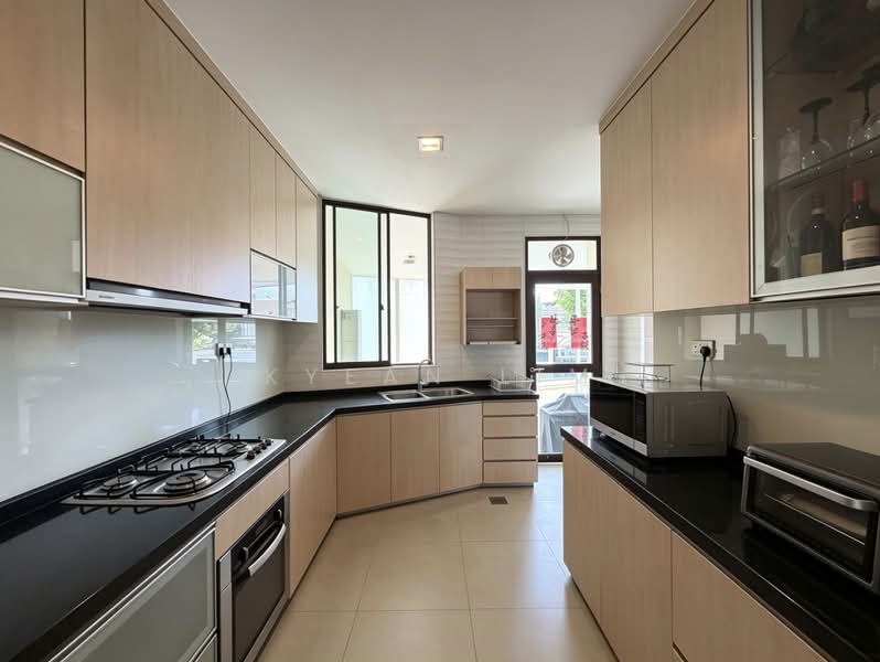VALUE BUY! D19 4 storey semi-D with 6 beds 5 baths, , 6 Bedrooms, 4,329 sqft, Semi-Detached House For Sale, by Kyean Lim, 500178717 - Kitchen - PropertyGuru.com.sg
