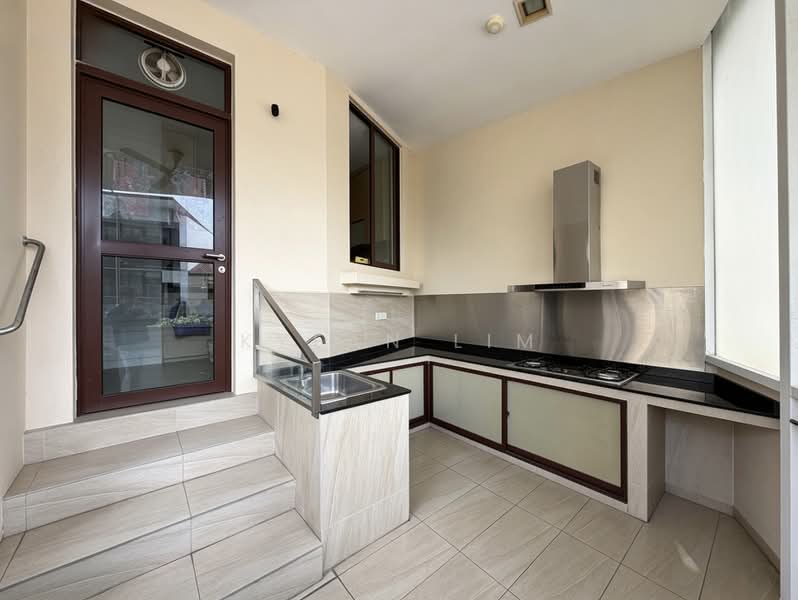 VALUE BUY! D19 4 storey semi-D with 6 beds 5 baths, , 6 Bedrooms, 4,329 sqft, Semi-Detached House For Sale, by Kyean Lim, 500178717 - Kitchen - PropertyGuru.com.sg