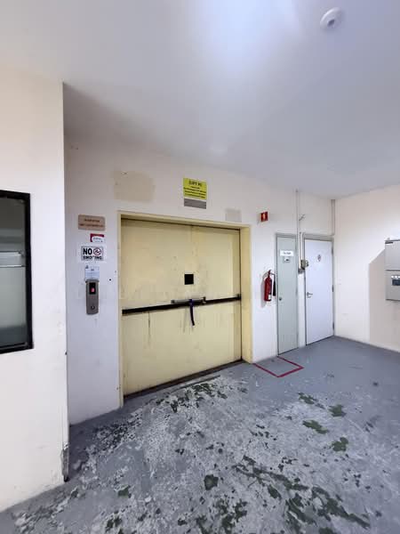 Warehouse near to Bedok MRT, , 15,000 sqft, Warehouse For Rent, by Lillian Koh, 500178719 - Corridor - CommercialGuru.com.sg