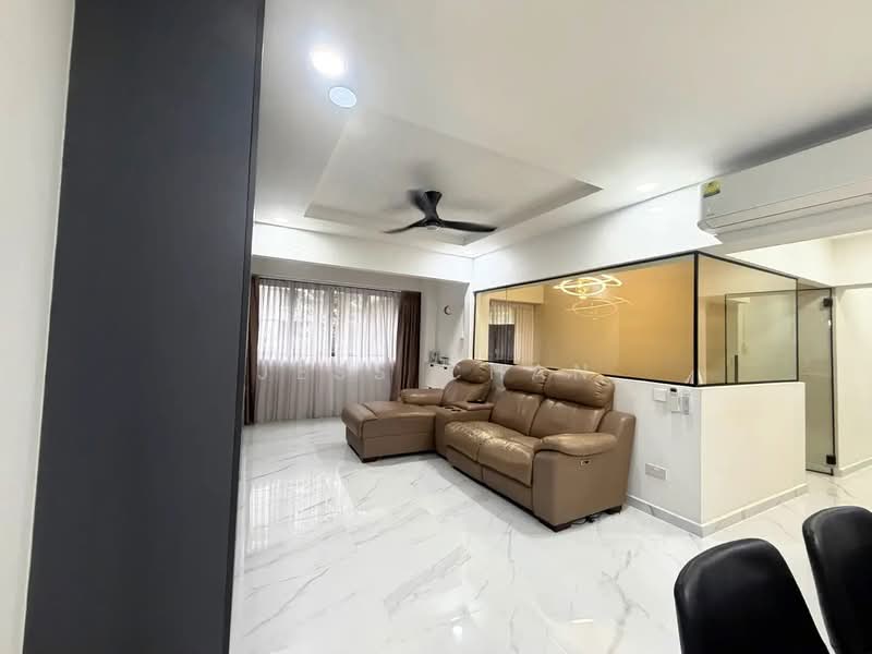 325 Sembawang Crescent, 325 Sembawang Crescent, 4 Bedrooms, 1,323 sqft, HDB Flat For Sale, by Jess Chan, 500178725 - Living Room - PropertyGuru.com.sg