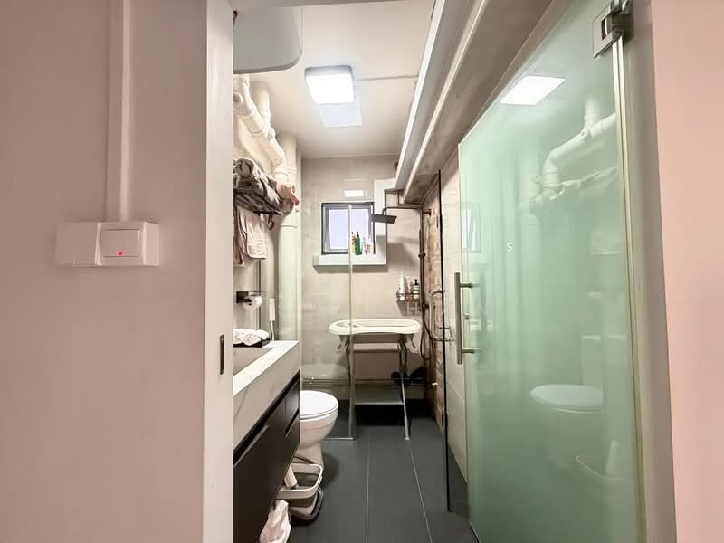 325 Sembawang Crescent, 325 Sembawang Crescent, 4 Bedrooms, 1,323 sqft, HDB Flat For Sale, by Jess Chan, 500178725 - Bathroom - PropertyGuru.com.sg