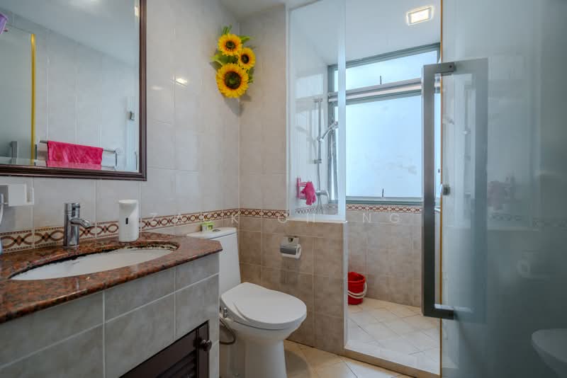 Yew Mei Green, 50 Choa Chu Kang North 6, 3 Bedrooms, 1,335 sqft, Condominium For Sale, by Zack Chong, 500178746 - Bathroom - PropertyGuru.com.sg