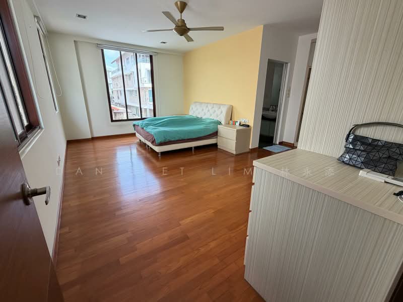 ⭐️⭐⭐C️️️HEAP! 999 leasehold Semi-D house ⭐️⭐⭐, Philips Avenue, 6 Bedrooms, 4,800 sqft, Semi-Detached House For Sale, by Danis ET Lim 林永添, 500178770 - Bedroom - PropertyGuru.com.sg