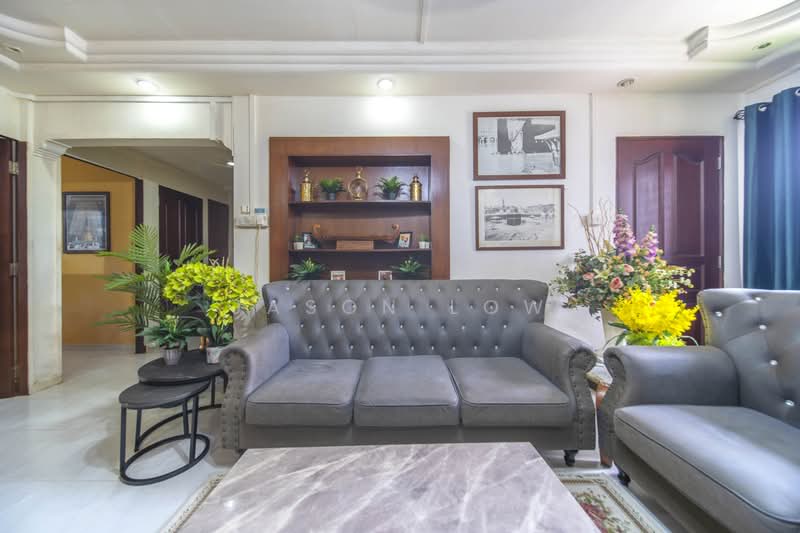 113 Pasir Ris Street 11, 113 Pasir Ris Street 11, 3 Bedrooms, 1,141 sqft, HDB Flat For Sale, by Jason Low, 500178788 - Living Room - PropertyGuru.com.sg