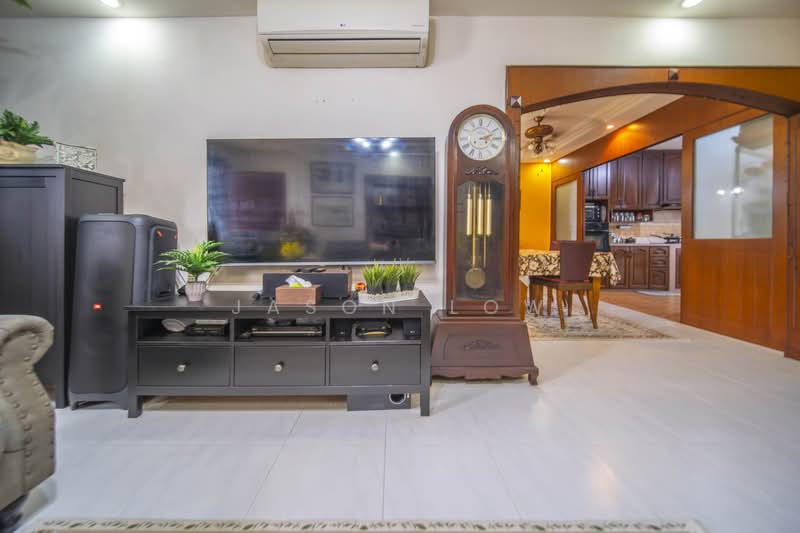 113 Pasir Ris Street 11, 113 Pasir Ris Street 11, 3 Bedrooms, 1,141 sqft, HDB Flat For Sale, by Jason Low, 500178788 - Living Room - PropertyGuru.com.sg