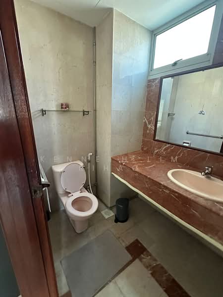 Parkshore, 201 Tanjong Rhu Road, 3 Bedrooms, 1,700 sqft, Condominium For Rent, by Kenneth Lim Rihao, 500178805 - Bathroom - PropertyGuru.com.sg