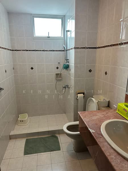 Parkshore, 201 Tanjong Rhu Road, 3 Bedrooms, 1,700 sqft, Condominium For Rent, by Kenneth Lim Rihao, 500178805 - Bathroom - PropertyGuru.com.sg