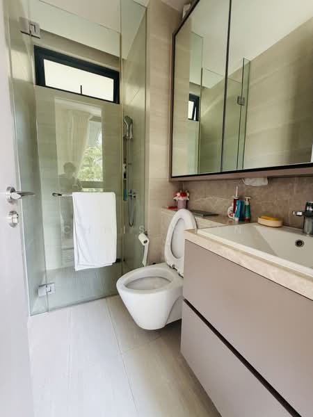 Highline Residences, 7 Kim Tian Road, 3 Bedrooms, 1,130 sqft, Condominium For Sale, by Chris Chan, 500178811 - Bathroom - PropertyGuru.com.sg