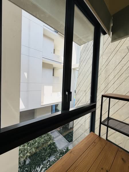 Highline Residences, 7 Kim Tian Road, 3 Bedrooms, 1,130 sqft, Condominium For Sale, by Chris Chan, 500178811 - Balcony - PropertyGuru.com.sg