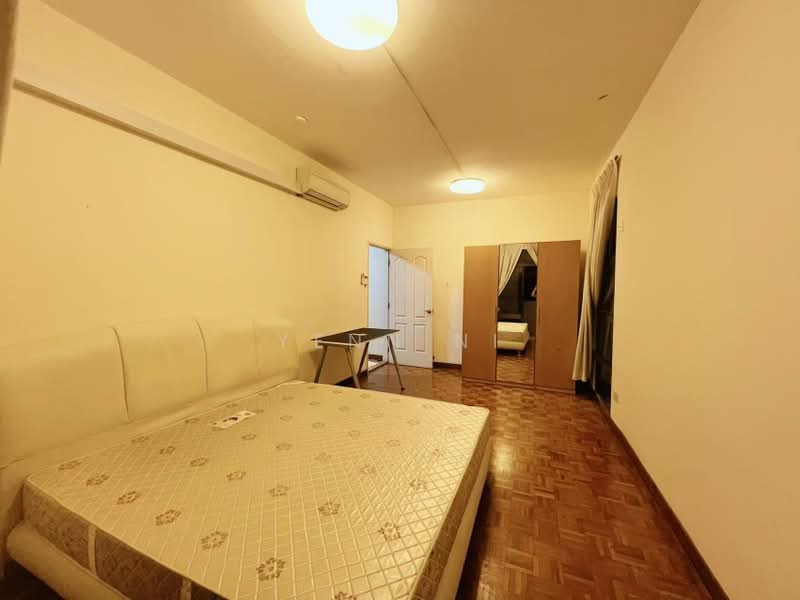 Villa Martia, 11 Martia Road, Room Rental, 300 sqft, Condominium For Rent, by Yenn Ni, 500178817 - Bedroom - PropertyGuru.com.sg
