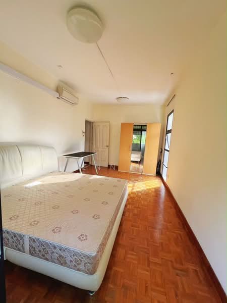 Villa Martia, 11 Martia Road, Room Rental, 300 sqft, Condominium For Rent, by Yenn Ni, 500178817 - Bedroom - PropertyGuru.com.sg