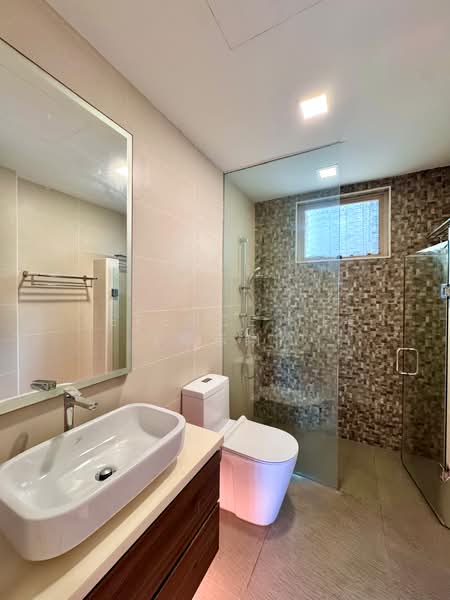 Costa Rhu, 5 Rhu Cross, 2 Bedrooms, 1,335 sqft, Condominium For Sale, by Terence Tee (郑志翔), 500178818 - Common Bathroom - PropertyGuru.com.sg
