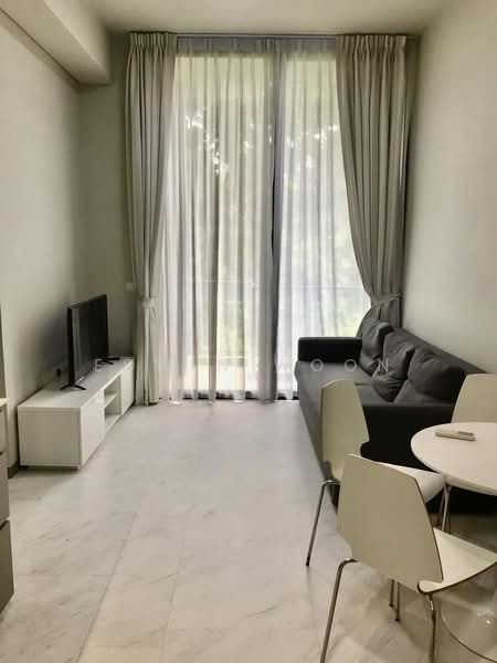 Robin Residences, 1 Robin Drive, 2 Bedrooms, 538 sqft, Condominium For Rent, by Edwin Woon, 500178821 - Living Room - PropertyGuru.com.sg