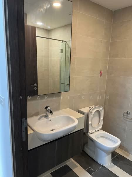 Parc Riviera, 103 West Coast Vale, 2 Bedrooms, 710 sqft, Condominium For Sale, by Amarjit Kaur, 500178827 - Bathroom - PropertyGuru.com.sg