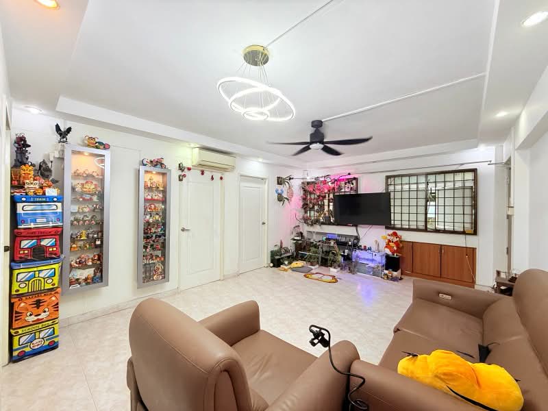 369 Woodlands Avenue 1, 369 Woodlands Avenue 1, Admiralty / Woodlands, 3 Bedrooms, 1,152 sqft, HDB Flat For Sale, by James Yeo, 500178831 - Living Room - PropertyGuru.com.sg