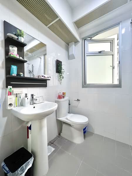 292B Bukit Batok East Avenue 6, 292B Bukit Batok East Avenue 6, 3 Bedrooms, 1,001 sqft, HDB Flat For Rent, by Lethe Li Ziying, 500178835 - Bathroom - PropertyGuru.com.sg