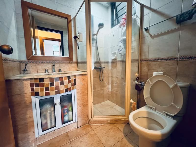 Regent Heights, 50 Bukit Batok East Avenue 5, 3 Bedrooms, 1,023 sqft, Condominium For Sale, by Haikal Yahya, 500178845 - Bathroom - PropertyGuru.com.sg