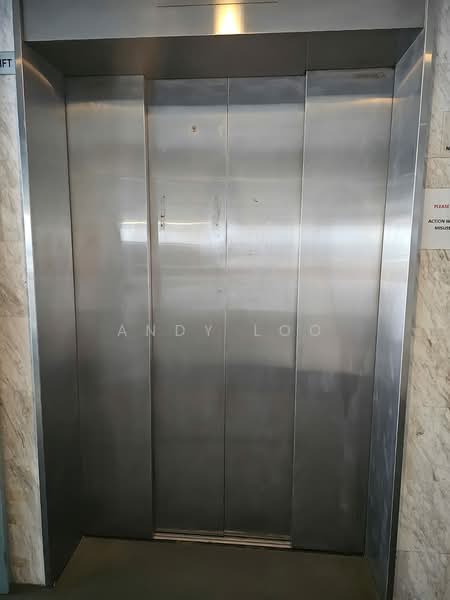 Solstice Business Centre, 23 New Industrial Road, 1,377 sqft, Light Industrial (B1) For Rent, by Andy Loo, 500178848 - Cargo lift door is 1.4m width - CommercialGuru.com.sg