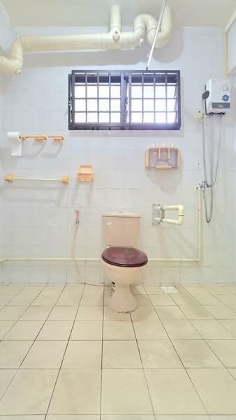 366 Tampines Street 34, 366 Tampines Street 34, 3 Bedrooms, 1,076 sqft, HDB Flat For Sale, by Ken Poh, 500178869 - Bathroom - PropertyGuru.com.sg
