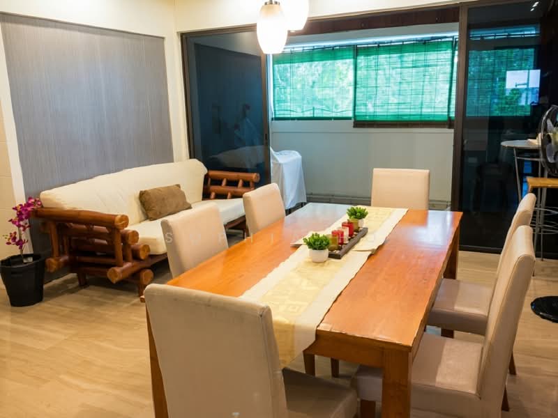 143 Tampines Street 12, 143 Tampines Street 12, Room Rental, 300 sqft, HDB Flat For Rent, by Sophia Ho, 500178886 - Living Room - PropertyGuru.com.sg