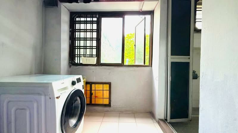 618 Choa Chu Kang North 7, 618 Choa Chu Kang North 7, 3 Bedrooms, 1,151 sqft, HDB Flat For Sale, by Marissa Soh, 500178893 - Laundry/Yard  - PropertyGuru.com.sg