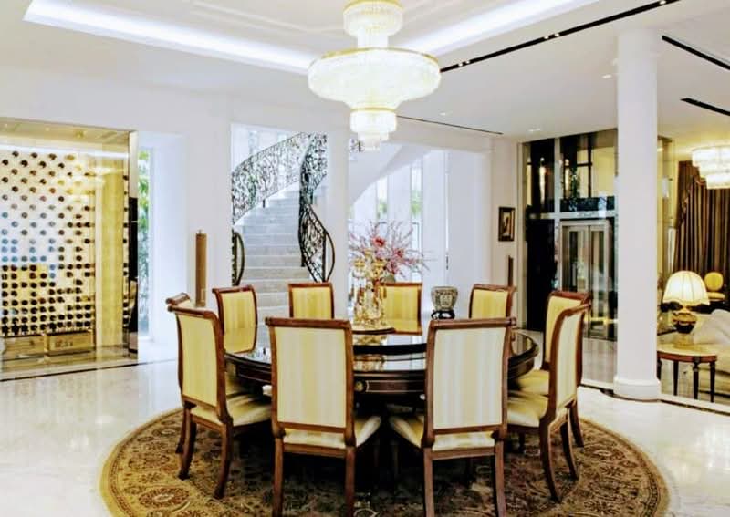 🌟 Rare Trophy Estate in Singapore's Ultimate Luxury Rental Market 🌟, , 6 Bedrooms, 15,500 sqft, Good Class Bungalow For Rent, by Darren Teo, 500178919 - Dining Room - PropertyGuru.com.sg