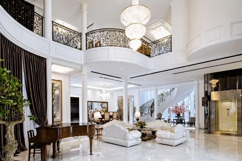 🌟 Rare Trophy Estate in Singapore's Ultimate Luxury Rental Market 🌟, , 6 Bedrooms, 15,500 sqft, Good Class Bungalow For Rent, by Darren Teo, 500178919 - Living Room - PropertyGuru.com.sg