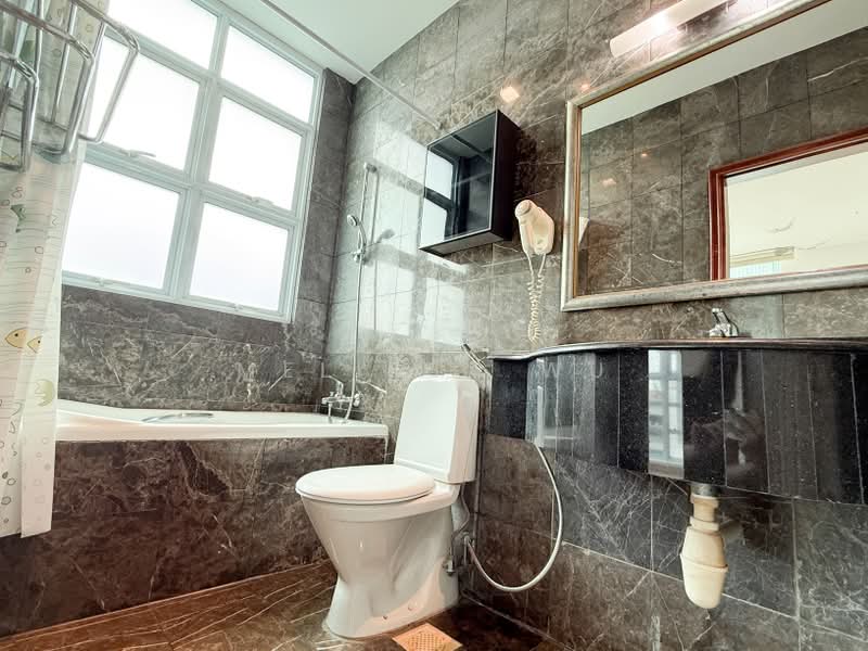 Grand Regalia, 815 Upper Serangoon Road, 3 Bedrooms, 1,206 sqft, Apartment For Rent, by Melissa Wu, 500178926 - Master Ensuite Bathroom - PropertyGuru.com.sg