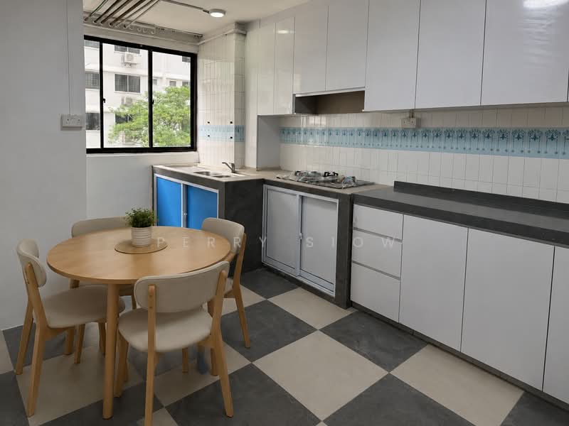 823 Jurong West Street 81, 823 Jurong West Street 81, 4 Bedrooms, 1,302 sqft, HDB Flat For Sale, by Perry Siow, 500178931 - Kitchen - PropertyGuru.com.sg