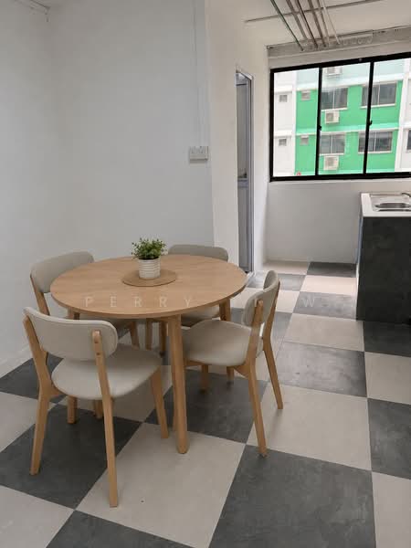 823 Jurong West Street 81, 823 Jurong West Street 81, 4 Bedrooms, 1,302 sqft, HDB Flat For Sale, by Perry Siow, 500178931 - Dining Room - PropertyGuru.com.sg