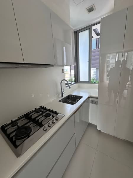 Hilltops, 99 Cairnhill Circle, 3 Bedrooms, 1,550 sqft, Condominium For Rent, by Stephanie Yong, 500178954 - Kitchen - PropertyGuru.com.sg