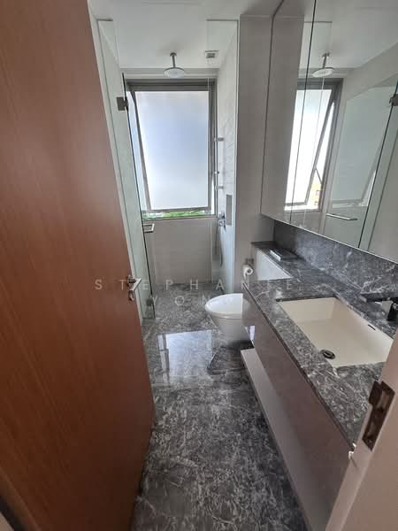 Hilltops, 99 Cairnhill Circle, 3 Bedrooms, 1,550 sqft, Condominium For Rent, by Stephanie Yong, 500178954 - Bathroom - PropertyGuru.com.sg
