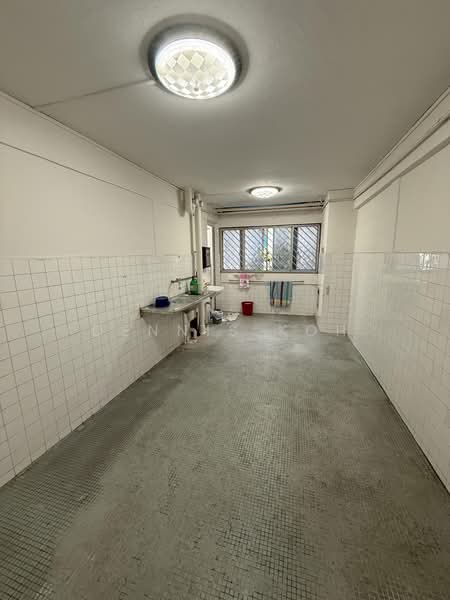 404 Ang Mo Kio Avenue 10, 404 Ang Mo Kio Avenue 10, 2 Bedrooms, 721 sqft, HDB Flat For Sale, by Dennis Koh, 500178957 - Kitchen - PropertyGuru.com.sg