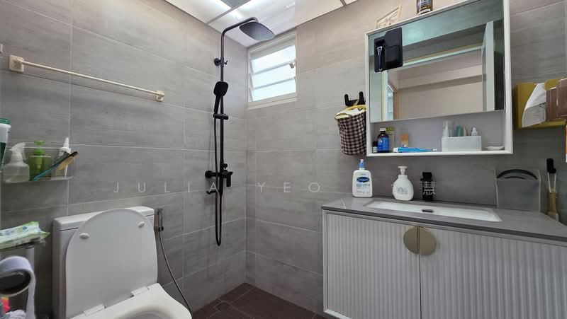 663A Punggol Drive, 663A Punggol Drive, 2 Bedrooms, 700 sqft, HDB Flat For Sale, by Julia Yeo 杨舒慧, 500178975 - Bathroom - PropertyGuru.com.sg