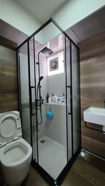 663A Punggol Drive, 663A Punggol Drive, 2 Bedrooms, 700 sqft, HDB Flat For Sale, by Julia Yeo 杨舒慧, 500178975 - Bathroom - PropertyGuru.com.sg