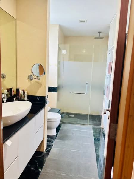 Sunny Parc, 128 Lorong K Telok Kurau, 3 Bedrooms, 2,411 sqft, Apartment For Sale, by Vina Tey, 500178977 - Master Bathroom - PropertyGuru.com.sg