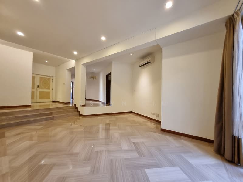 Orange Regency, 101 Fernhill Road, 4 Bedrooms, 1,800 sqft, Apartment For Rent, by Jeslyn Lim, 500178980 - Living Room - PropertyGuru.com.sg