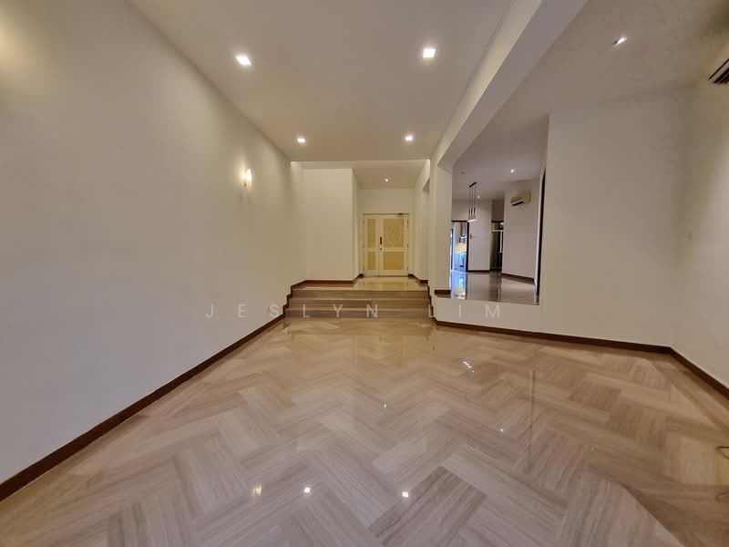 Orange Regency, 101 Fernhill Road, 4 Bedrooms, 1,800 sqft, Apartment For Rent, by Jeslyn Lim, 500178980 - Living Room - PropertyGuru.com.sg