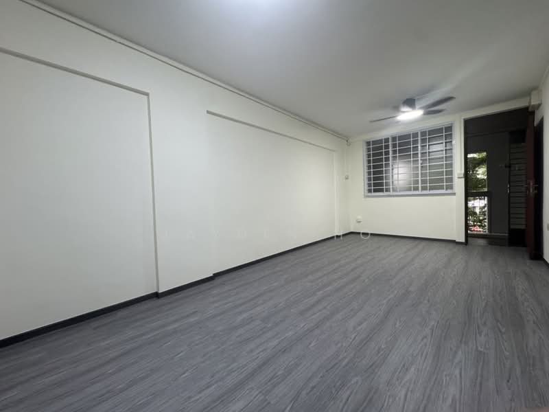152 Serangoon North Avenue 1, 152 Serangoon North Avenue 1, 2 Bedrooms, 689 sqft, HDB Flat For Sale, by Jayden Ho, 500178994 - Living Room - PropertyGuru.com.sg