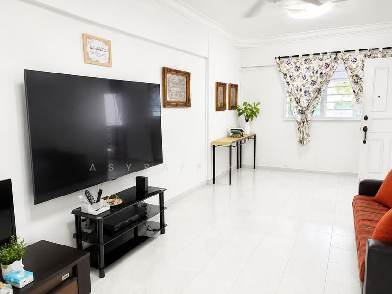 176 Bukit Batok West Avenue 8, 176 Bukit Batok West Avenue 8, 2 Bedrooms, 786 sqft, HDB Flat For Rent, by Asyraff Khan, 500179012 - Living Room - PropertyGuru.com.sg