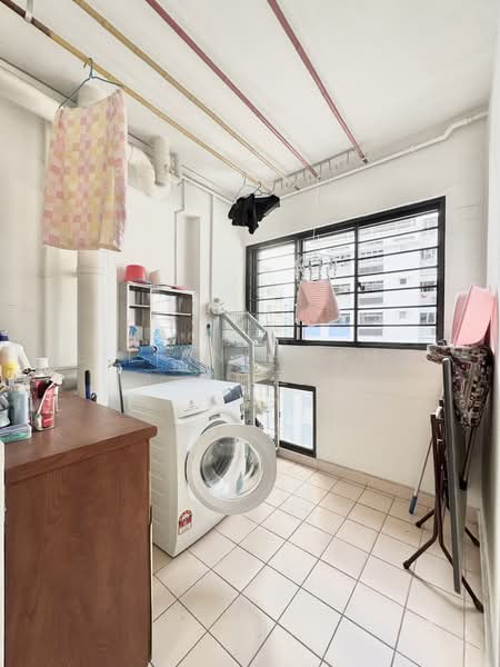 172 Hougang Avenue 1, 172 Hougang Avenue 1, 3 Bedrooms, 1,087 sqft, HDB Flat For Sale, by Lilian Huang 黄丽莲, 500179015 - Yard - PropertyGuru.com.sg