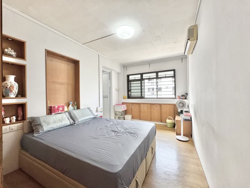 172 Hougang Avenue 1, 172 Hougang Avenue 1, 3 Bedrooms, 1,087 sqft, HDB Flat For Sale, by Lilian Huang 黄丽莲, 500179015 - Master Bedroom - PropertyGuru.com.sg