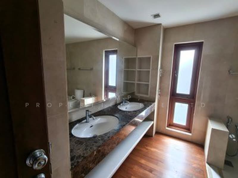 Cornwall Gardens, Cornwall Gardens, 6 Bedrooms, 9,500 sqft, Good Class Bungalow For Rent, by SIM ENG KOON ANDY, 500179022 - Bathroom - PropertyGuru.com.sg