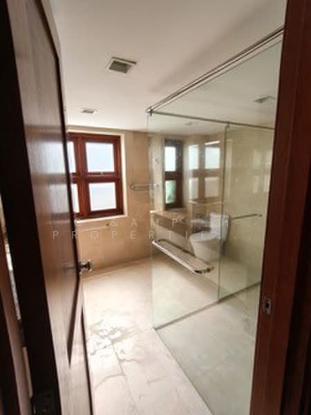Cornwall Gardens, Cornwall Gardens, 6 Bedrooms, 9,500 sqft, Good Class Bungalow For Rent, by SIM ENG KOON ANDY, 500179022 - Bathroom - PropertyGuru.com.sg