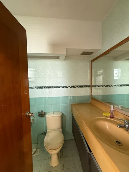 988A Jurong West Street 93, 988A Jurong West Street 93, 3 Bedrooms, 1,012 sqft, HDB Flat For Sale, by Cheng Hoon Tan, 500179027 - Bathroom - PropertyGuru.com.sg
