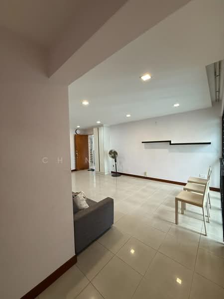 988A Jurong West Street 93, 988A Jurong West Street 93, 3 Bedrooms, 1,012 sqft, HDB Flat For Sale, by Cheng Hoon Tan, 500179027 - Living Room - PropertyGuru.com.sg