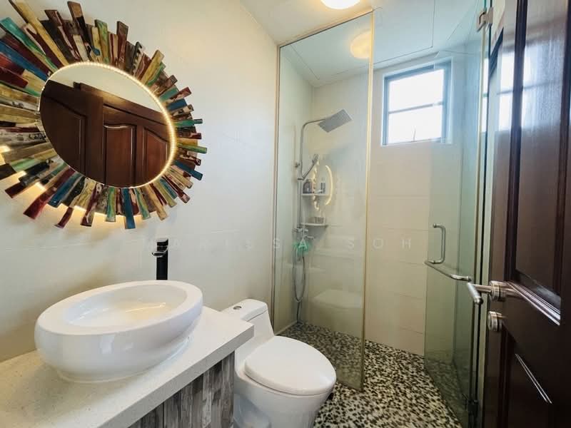 Tanglin Regency, 381 Tanglin Road, 3 Bedrooms, 1,292 sqft, Condominium For Sale, by Marissa Soh, 500179041 - Common Bathroom - PropertyGuru.com.sg