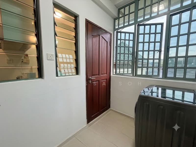 Tanglin Regency, 381 Tanglin Road, 3 Bedrooms, 1,292 sqft, Condominium For Sale, by Marissa Soh, 500179041 - Yard / Utility Area - PropertyGuru.com.sg