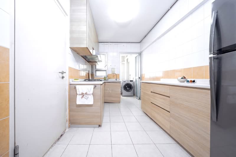62A Strathmore Avenue, 62A Strathmore Avenue, 3 Bedrooms, 969 sqft, HDB Flat For Sale, by Navind Raj, 500179046 - Kitchen - PropertyGuru.com.sg